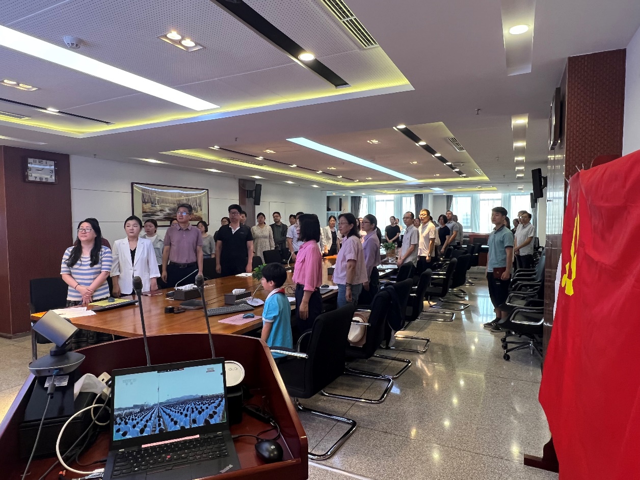 铭记光辉历史 凝聚奋进力量——离子液体党支部与低碳能源党支部联合举行学习交流活动