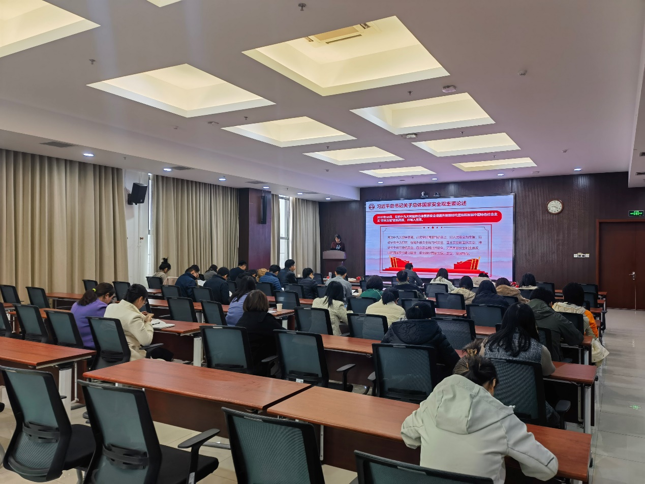 机关第二联合党支部组织召开党员大会